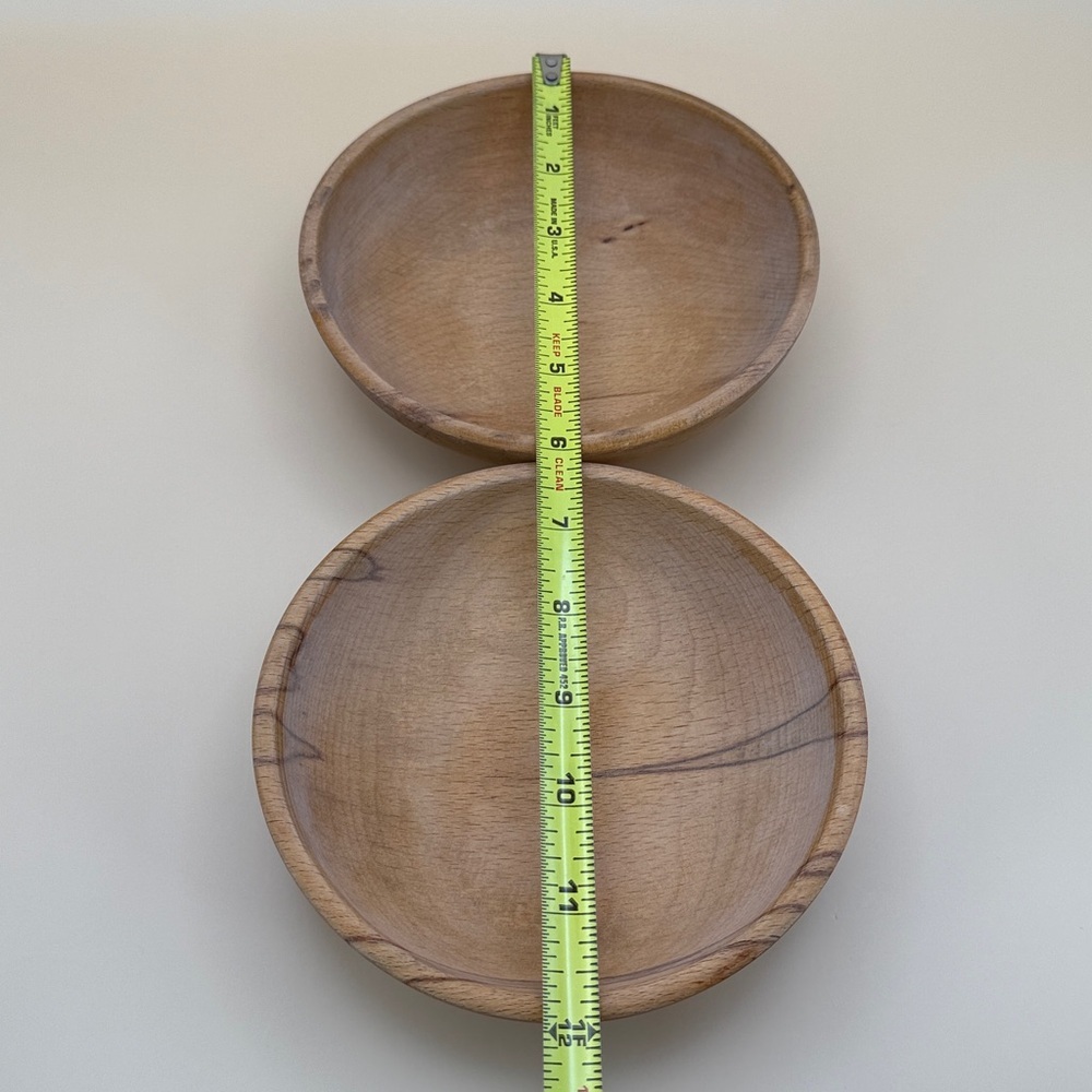 Set of Two Wooden Bowls Made In Japan - Picture 8 of 10